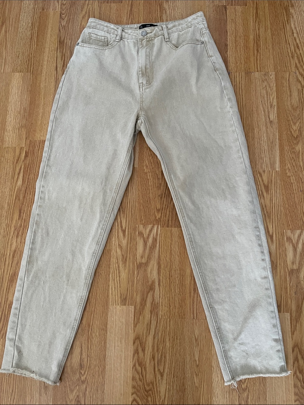Misguided-Light Beige High-Rise mom Denim Jeans